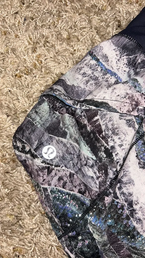 Lululemon Hotty Hot 2.5" Shorts - Image 5