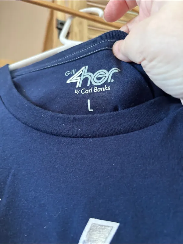 New York Yankees Navy Graphic Tee with Metallic Script Large Blue - Image 3