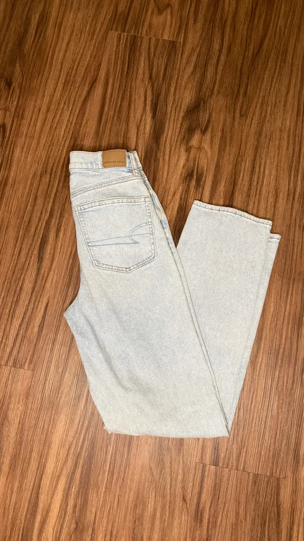 American Eagle Jeans - Image 3