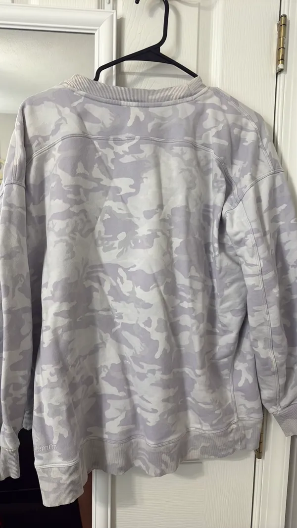 Lululemon Camo Crewneck Perfectly Oversized - Image 2