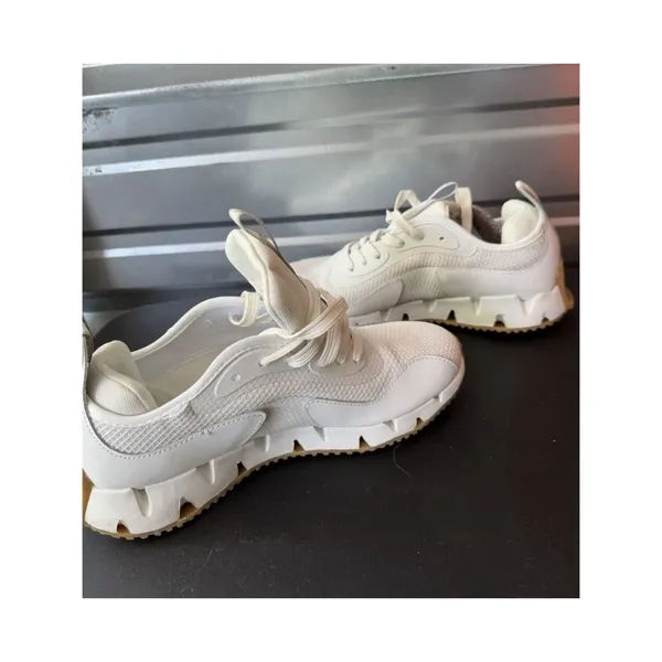 Reebok Zig Dynamica CLW Chalk/Grey/Gum Women's Size 9.5 New - Image 5