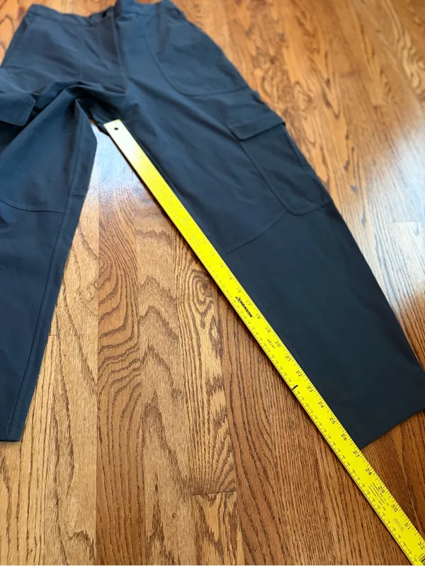 lululemon Light Utilitech Cargo Pocket High-Rise Pants Size 27 Graphite Grey - Image 12