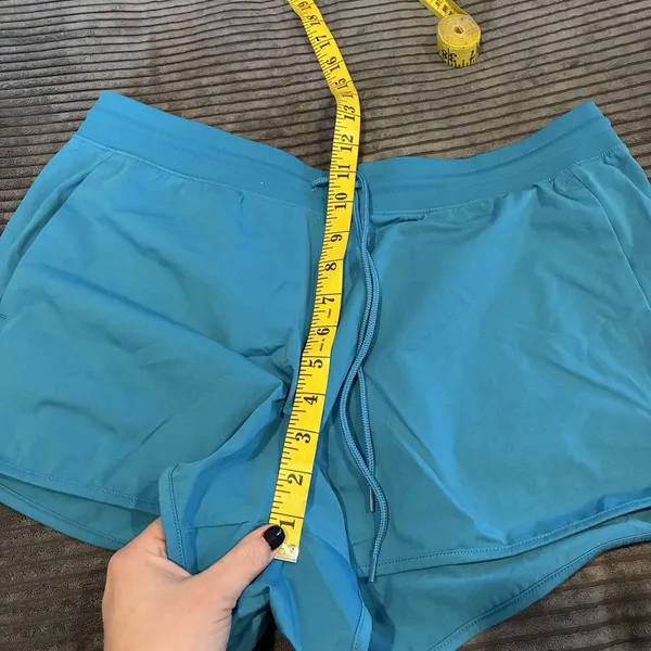 NEW Uniqlo Women Ultra Stretch Dry-Ex Active Shorts LARGE Sky BLUE Athletic - Image 5