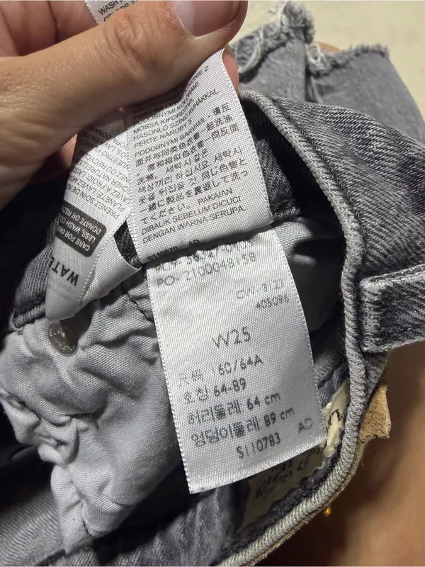 Levi’s Distressed Women's Denim Shorts gray washed 25 - Image 10