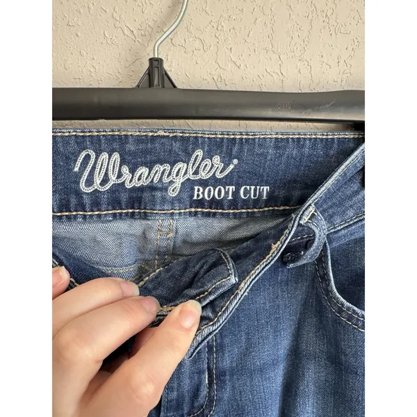 Wrangler Mid Rise Mid Wash Blue Denim Bootcut Jeans Womens 7 x 36 Casual Stretch - Image 3