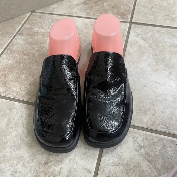 Franco Sarto Bocca‎ Slide Mules Black patent Sz 8.5m used ones - Image 2