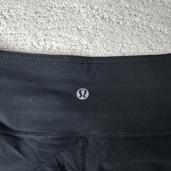 Women's Lululemon 12 Wunder‎ Under Crop Black Reversible Leggings - Image 7