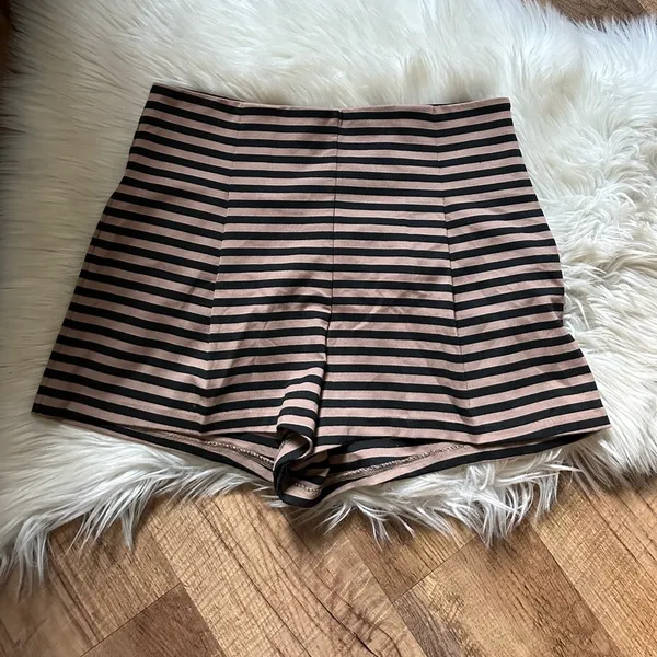 FREE PEOPLE Riker Shorts - Image 2