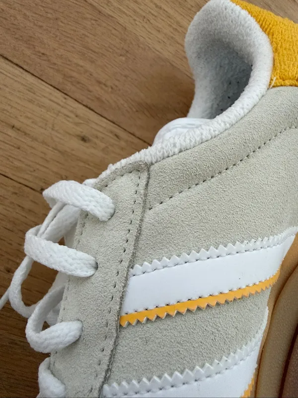 Adidas Gazelle Bold size 10.5 taupe white yellow gold - Image 4