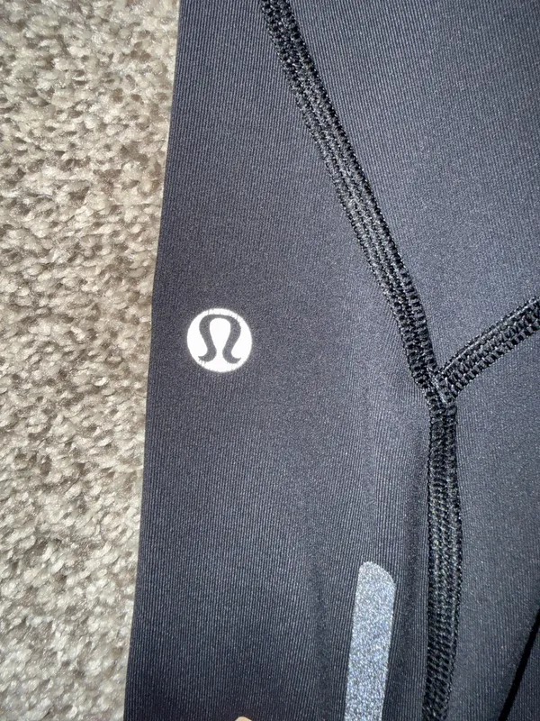 Lululemon Women's Reflective Running Tights Black - Image 4