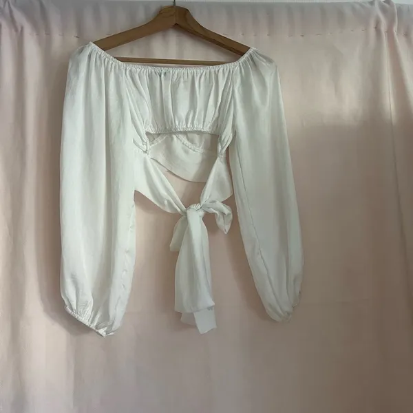 Elegant White Off - Image 4