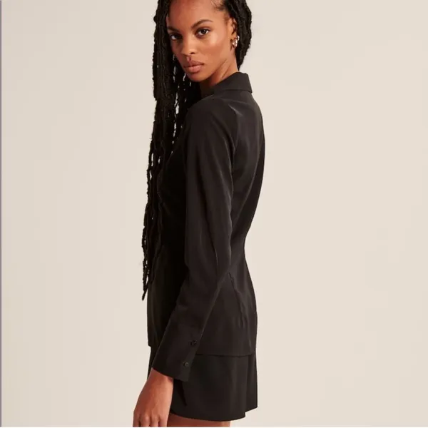 Abercrombie Closure Top in Brown Size Small - Image 3