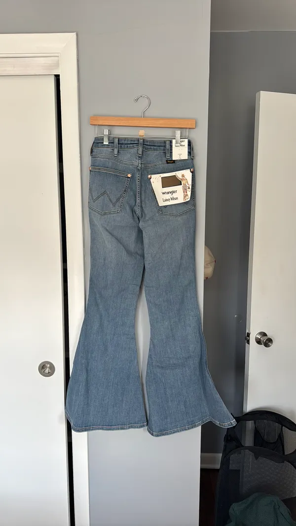 Wrangler Flare Jeans - Image 4