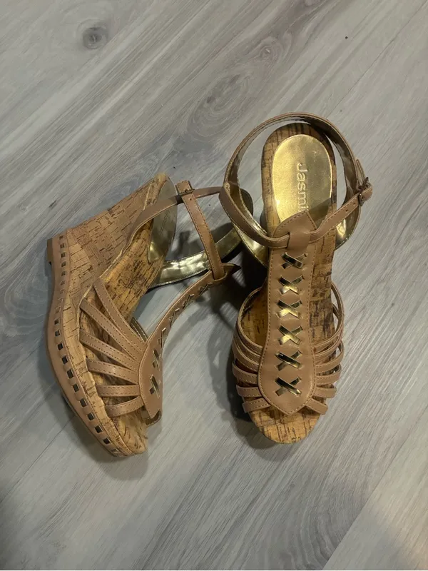 Women’s Tan‎ Wedge Sandals with Decorative Cross-Strap Detail - Image 3