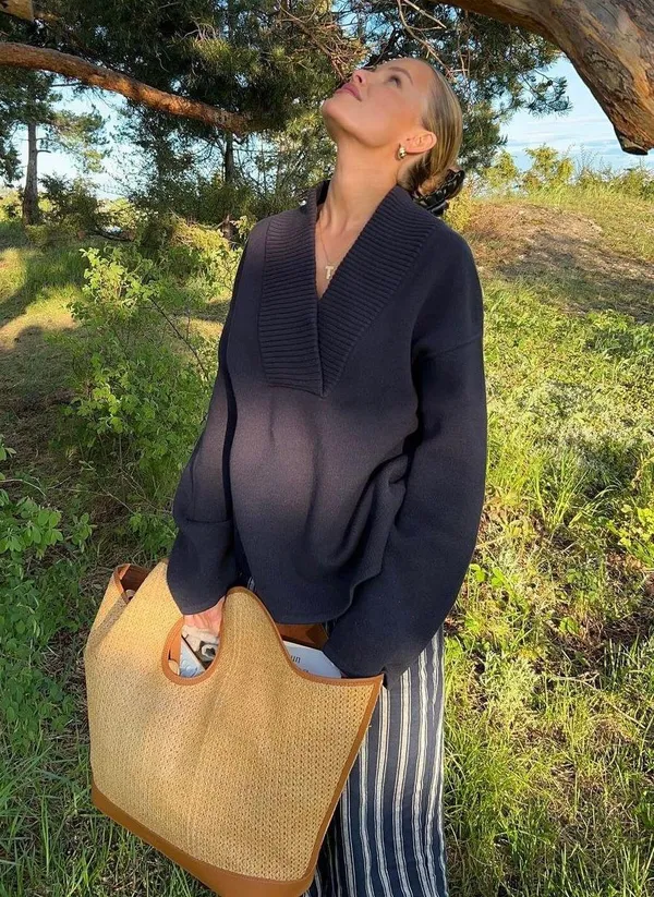 Brandy Melville Striped Blue Navy White Pants Bottoms - Image 3
