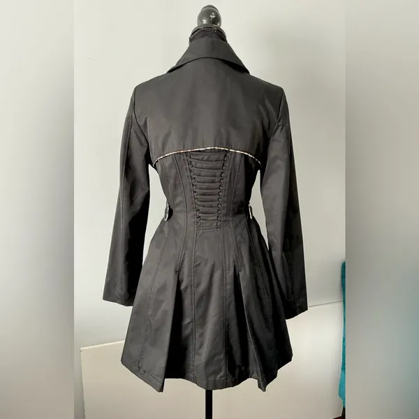 Stylish dressy BETSEY JOHNSON trench coat🔥🔥 - Image 2