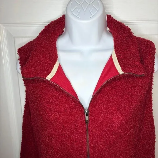 Umgee Teddy Vest Zipper Fuzzy Dark Cherry M - Image 4