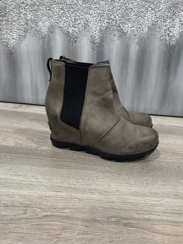 SOREL Joan Of Arctic Wedge Chelsea Boot - Image 3