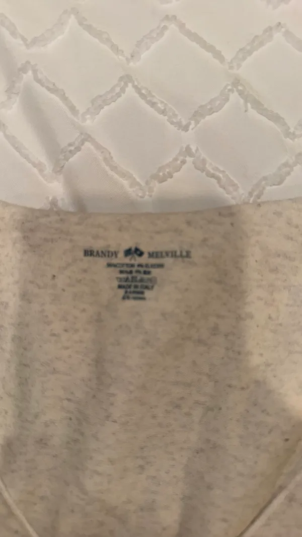 Brandy Melville Oatmeal V Neck Long Sleeve Top - Image 3