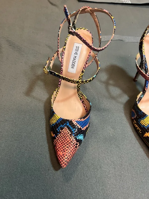 Steve Madden Multi-Color Snakeskin Pointed Toe Ankle Strap Pumps Size 9M - Image 3