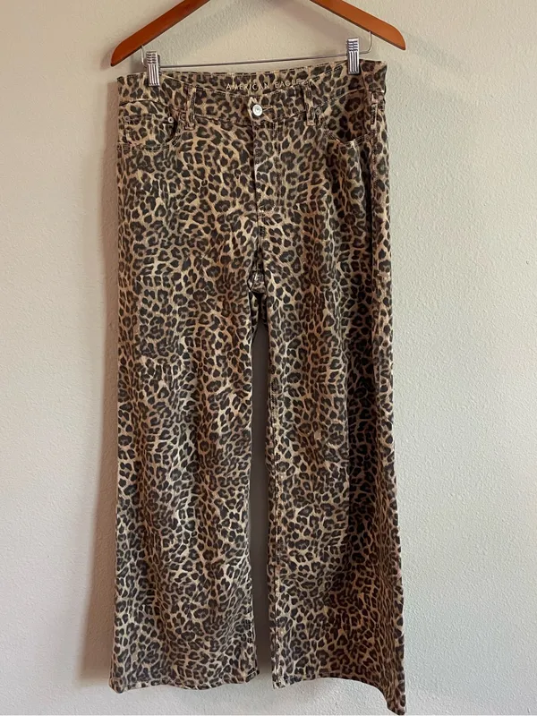 AE Animal Print Low-Rise Ultra Wide-Leg Pant Size 8R - Image 3