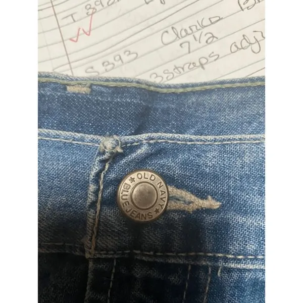 Old Navy Jean Shorts Size 10 - Image 2