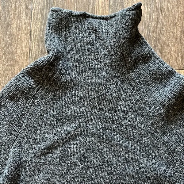 Reformation Gray Sweater - Image 3