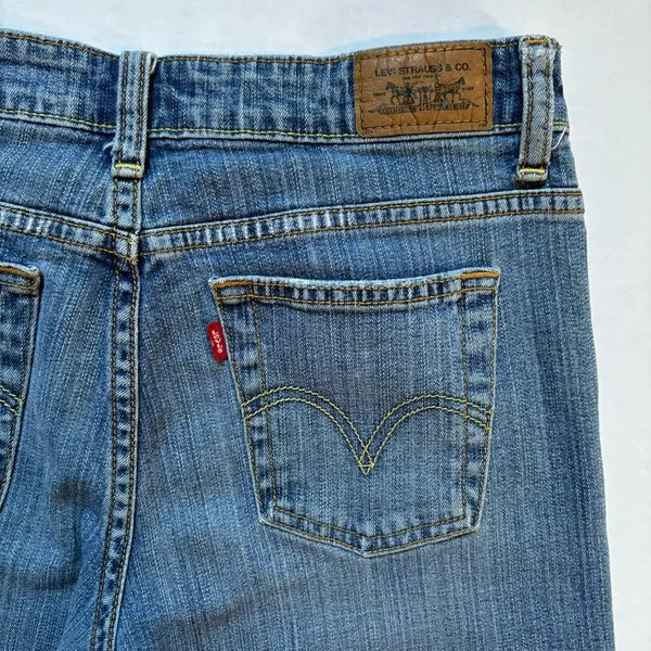Levi’s 515 Bootcut Jeans 6M - Image 3