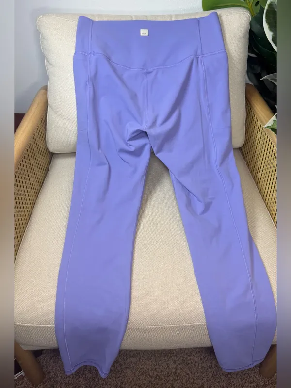 Vuori Studio Pocket Leggings 25" Best for size M/L - Image 5