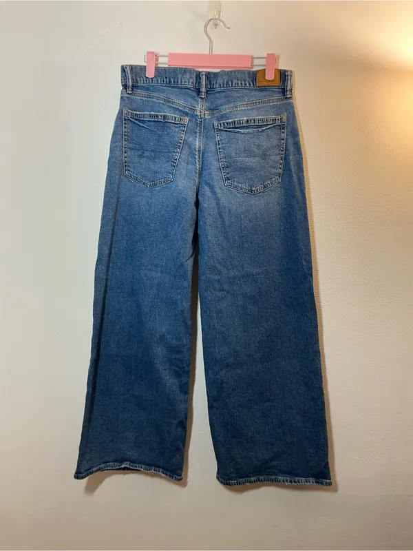 American Eagle Low-Rise Baggy Ultra Wide-Leg Jean Size 4 Regular - Image 2