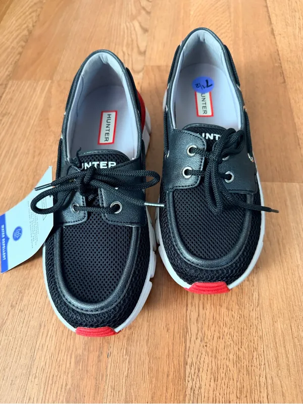 Hunter Women’s Black Mesh Sneakers with Red Accents - Image 7