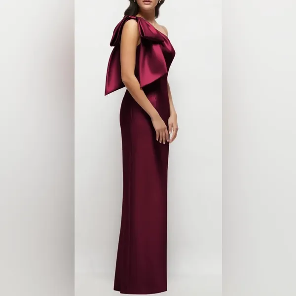 NEW Alfred Sung Bow Detail One-Shoulder Satin Twill Column Gown Sz 4 Cabernet - Image 3