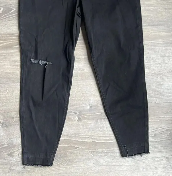 NEW Spanx Vintage Distressed Ankle Skinny Jeans - Image 5