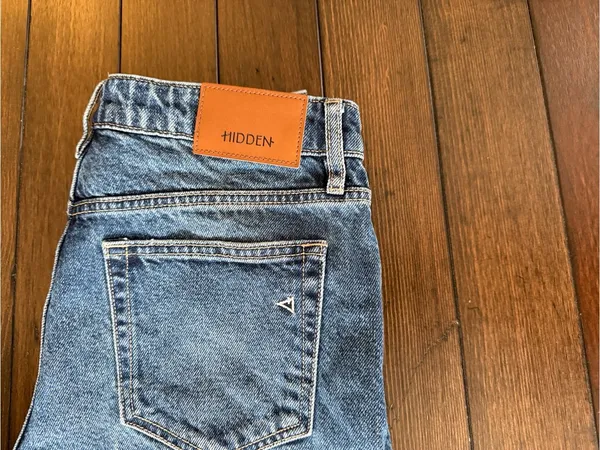 Hidden Wide Leg Cuffed Jeans Size 26 | Trendy Medium Wash Denim - Image 11