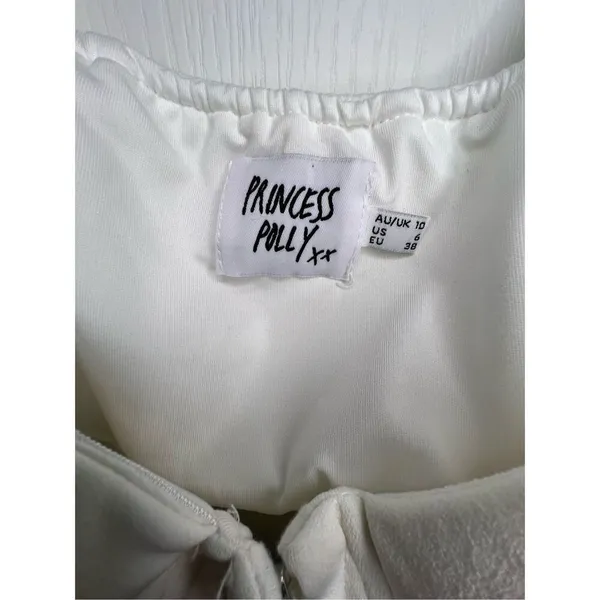 Princess Polly White Corset Style Cropped Tank With Front Clasps - Image 4