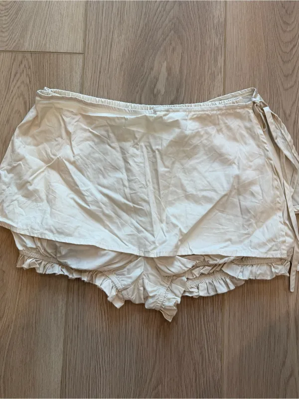 Lulus LIKE NEW Cream Tie-Waist Mini Skirt Skort - Image 3