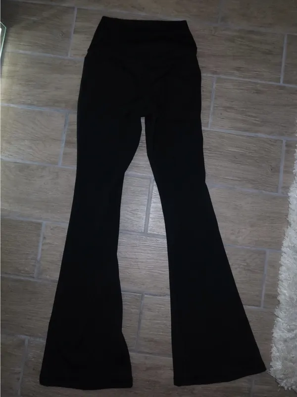 Yogalicious Lux Black High-Waist Flared Leggings - Image 6
