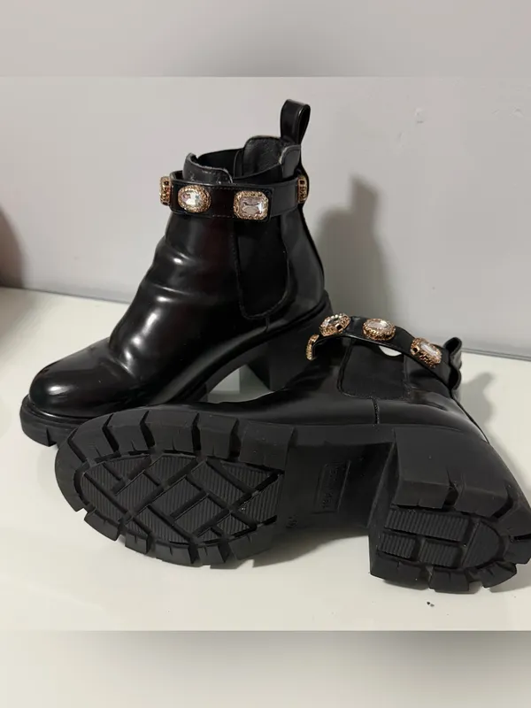 Steve Madden Black Leather Ankle Boots with Crystal Embellished Strap - Image 7