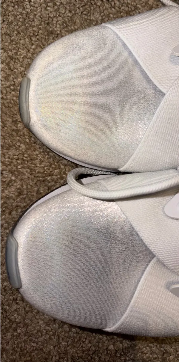 White Puma Sneakers Women’s 8 - Image 6