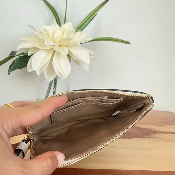 NWT Coach Corner‎ Zip Wristlet With Daisy Floral Print - Image 3
