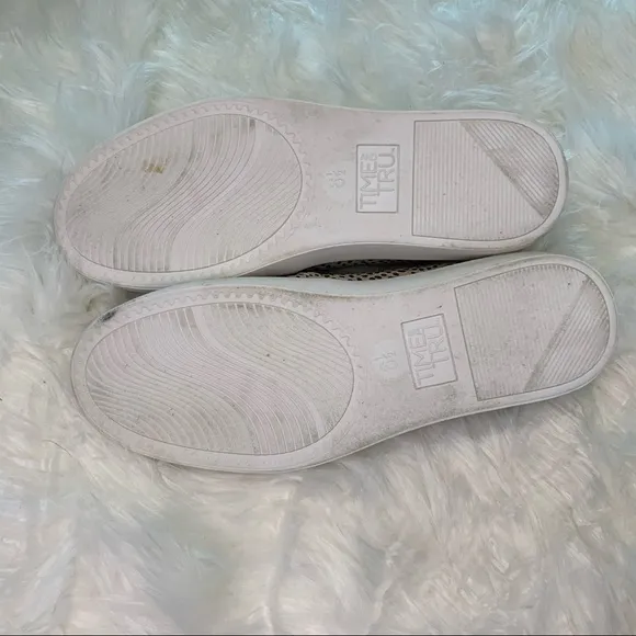 NWT Time & Tru slipon sneakers white/cream‎ & black - Image 5