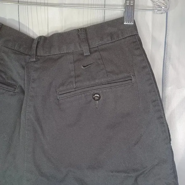 Nike women's black casual high-waisted golf shorts - Image 6