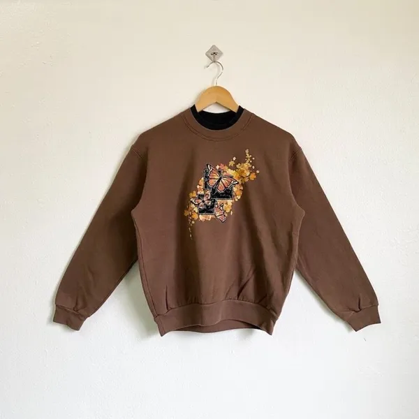 ✨Country Store Butterfly Crewneck Sz Large Sweatshirt Embroidery Logo✨ - Image 3