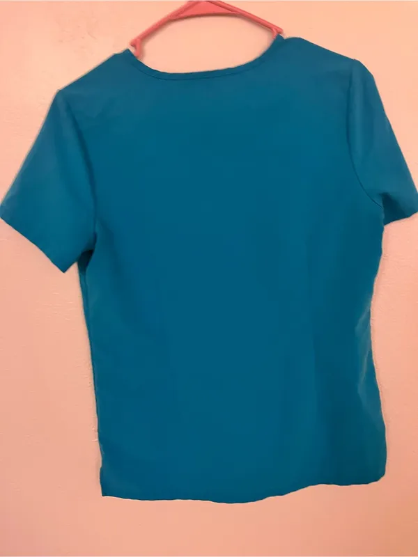 Blue FIGS Casma Scrub Top featuring a classic V-neck size XS - Image 5