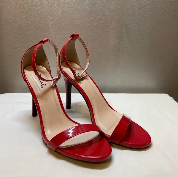 QUPID - Red Faux Patent Leather Ankle Strap Strappy Heels - Size 8 - Image 2