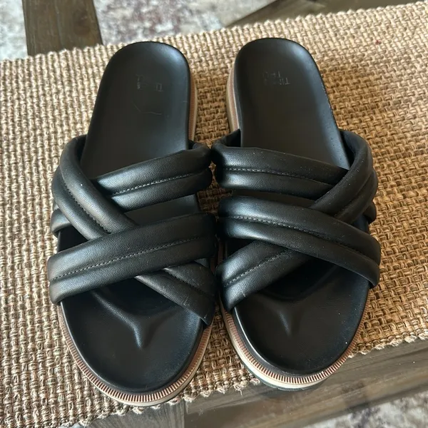 Women's Black Strappy Sandals Size 9 - Image 4