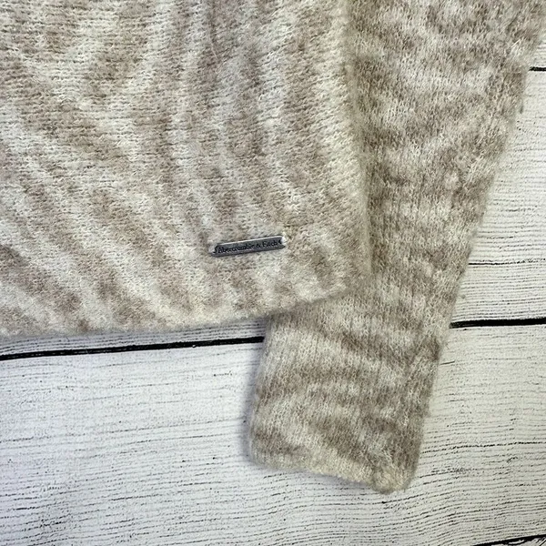 ABERCROMBIE & FITCH Zebra‎ Print Sweater Women Size Small Animal Scoop Neck - Image 3