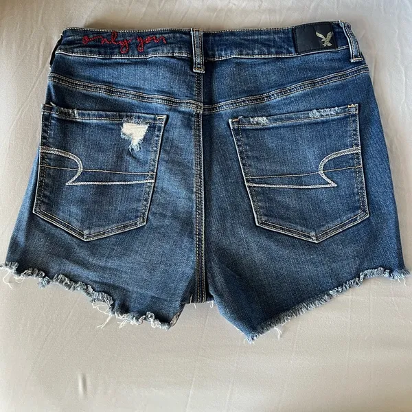 American Eagle distressed jean shorts. - Image 2