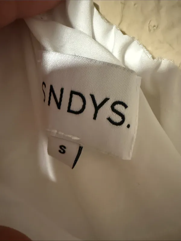 SNDYS. Women's White Tiered Maxi Skirt with Drawstring Waist - Image 2