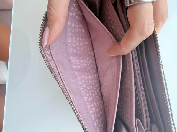 Kate Spade Wallet - Image 4